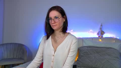Victoria online show from 12.30.24