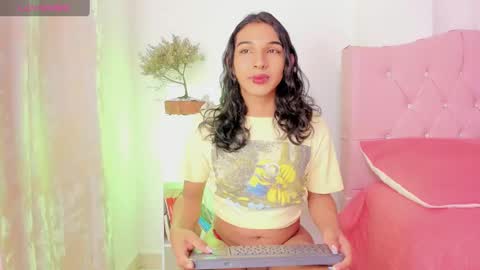 Snapshot of victoriablackfire chatting on 10.15.25 Victoria online show from 10.15.25