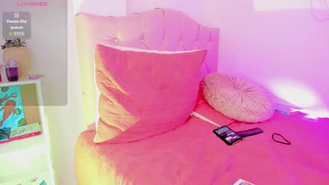 Snapshot of victoriablackfire chatting on 10.26.25 Victoria online show from 10.26.25