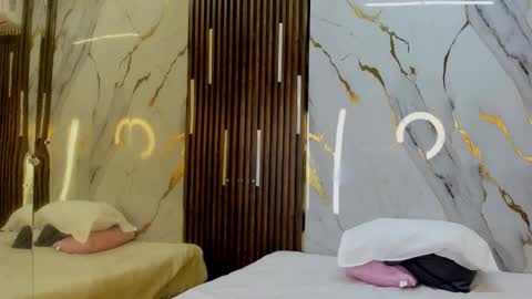 Victoria  online show from 11.23.25