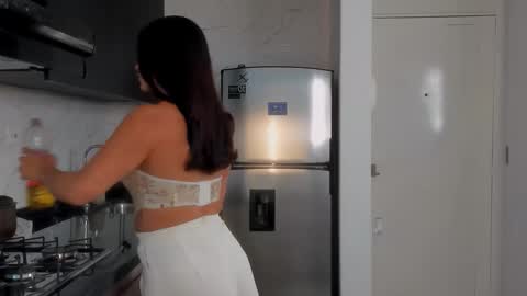 Snapshot of victoriafit7 chatting on 12.15.25 Vcitoria online show from 12.15.25