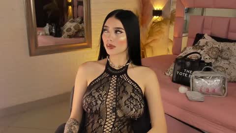 Snapshot of victoriagolden chatting on 12.14.24 VICTORIA online show from 12.14.24