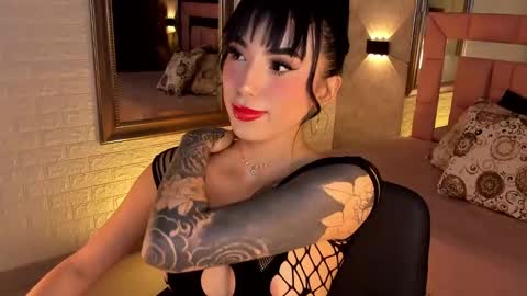 Snapshot of victoriagolden chatting on 01.22.25 VICTORIA online show from 01.22.25