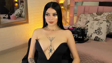 Snapshot of victoriagolden chatting on 01.24.25 VICTORIA online show from 01.24.25