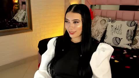 Snapshot of victoriagolden chatting on 02.16.25 VICTORIA online show from 02.16.25