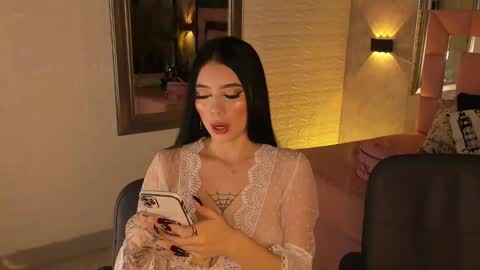 Snapshot of victoriagolden chatting on 03.11.25 VICTORIA online show from 03.11.25