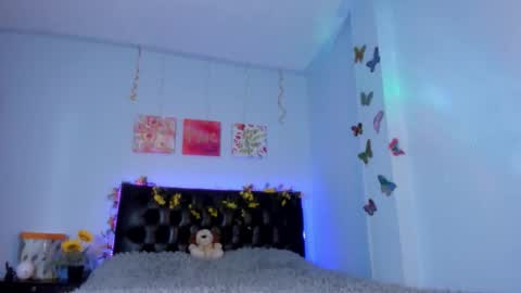 Victoria Larson - Independient Model online show from 10.10.25