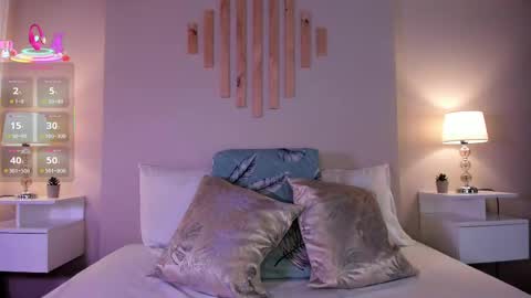 Snapshot of victorianoah_ chatting on 09.27.25 Victoria online show from 09.27.25