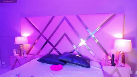 Victoria online show from 09.24.25