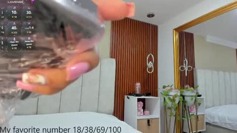 Snapshot of victoriaregia1 chatting on 09.15.25 Maria Victoria online show from 09.15.25