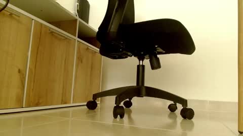 Victoria online show from 09.19.25