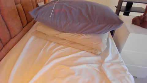 Victoria  online show from 03.09.25