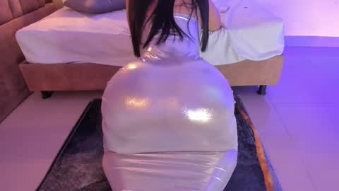 Victoria  online show from 11.13.25