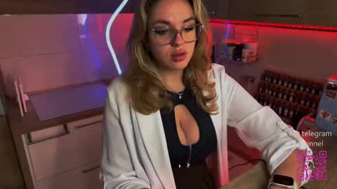 Victoria online show from 04.30.26