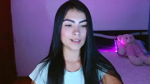 victoriia_henao_ online show from 06.16.26