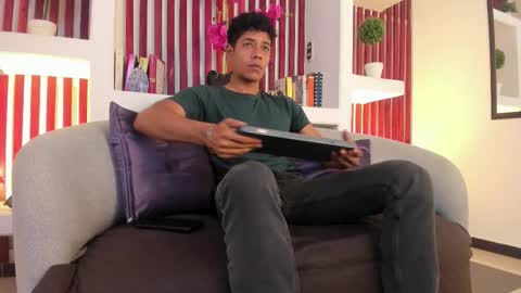 Snapshot of victorycassus chatting on 02.12.26 Victory online show from 02.12.26