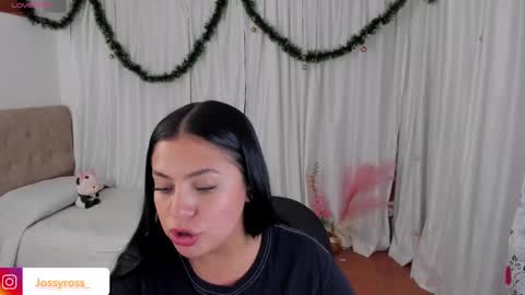 V  I C  T O R I A  online show from 12.11.24