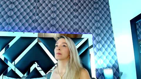 Snapshot of victtoria_lee chatting on 02.07.25 victtoria lee online show from 02.07.25