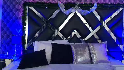 victtoria lee online show from 12.17.25