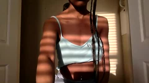 Snapshot of viiickyyy chatting on 03.04.25 Vicky C Vicky V - Vicky C Baby Baby Vee - Schoolgurl V - V the Qween of Edging - Miss Vicky if U Nasty online show from 03.04.25