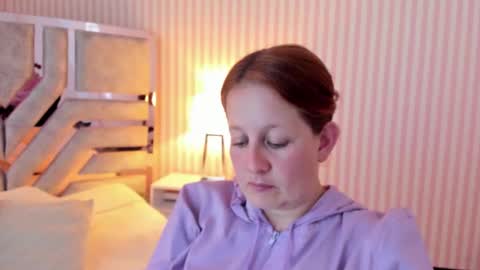 Snapshot of viioletamora chatting on 12.13.24 Violeta online show from 12.13.24