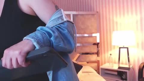 Snapshot of viioletamora chatting on 12.22.24 Violeta online show from 12.22.24