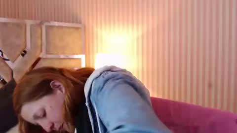 Snapshot of viioletamora chatting on 12.29.24 Violeta online show from 12.29.24