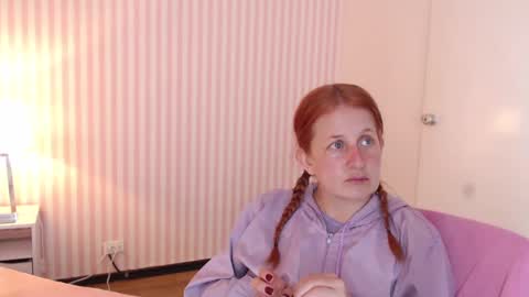 Snapshot of viioletamora chatting on 01.09.25 Violeta online show from 01.09.25