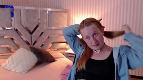 Snapshot of viioletamora chatting on 01.21.25 Violeta online show from 01.21.25