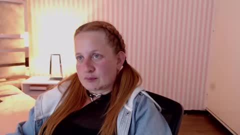 Snapshot of viioletamora chatting on 01.21.25 Violeta online show from 01.21.25