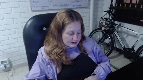 Snapshot of viioletamora chatting on 02.21.25 Violeta online show from 02.21.25