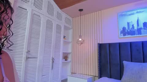 Viiolett online show from 09.18.25