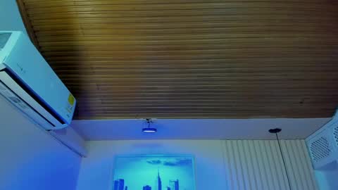 Viiolett online show from 10.07.25