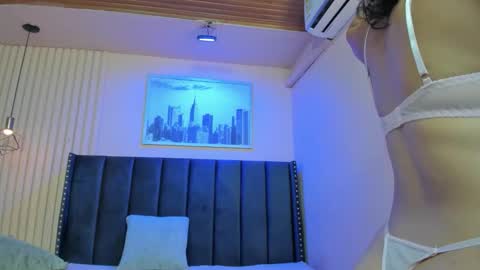 Viiolett online show from 02.15.26