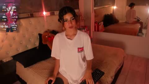 Snapshot of viiolettlopez chatting on 09.15.25 Violet online show from 09.15.25