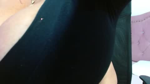 viioleta online show from 11.19.25