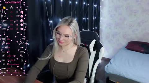 Snapshot of vikapowers chatting on 01.29.25 vikapowers online show from 01.29.25