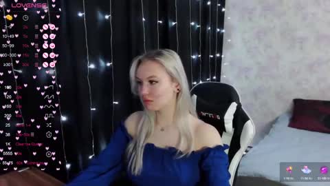 Snapshot of vikapowers chatting on 02.11.25 vikapowers online show from 02.11.25