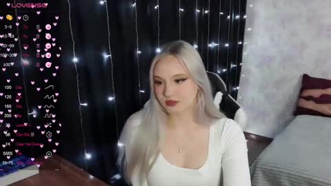 Snapshot of vikapowers chatting on 03.02.25 vikapowers online show from 03.02.25