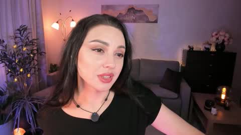 Viki Bellson online show from 12.05.25