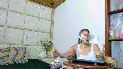 vikiTomson online show from 12.15.25