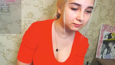 Snapshot of vikiwaitingforyou chatting on 12.30.24 Vitoria online show from 12.30.24