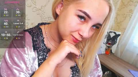 Snapshot of vikiwaitingforyou chatting on 01.04.25 Vitoria online show from 01.04.25