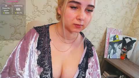 Snapshot of vikiwaitingforyou chatting on 01.05.25 Vitoria online show from 01.05.25