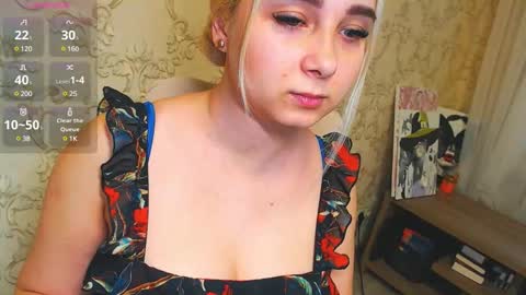 Snapshot of vikiwaitingforyou chatting on 02.05.25 Vitoria online show from 02.05.25