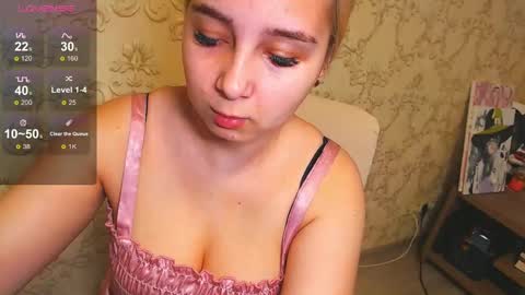 Snapshot of vikiwaitingforyou chatting on 02.20.25 Vitoria online show from 02.20.25