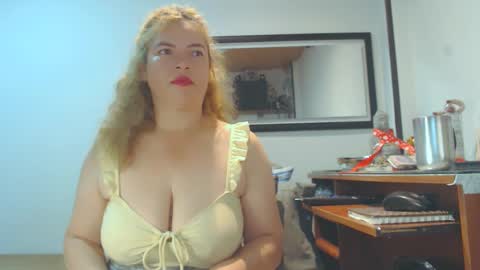 VIKKKTORIAAA online show from 02.01.25