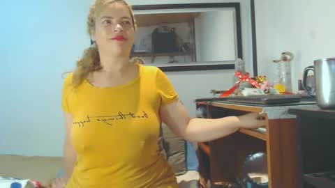 VIKKKTORIAAA online show from 02.16.25