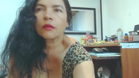 VIKKKTORIAAA online show from 10.06.25