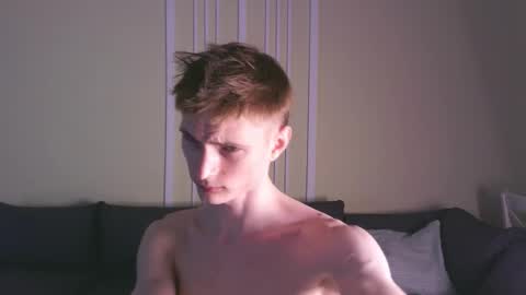 Snapshot of viksons chatting on 09.21.25 Max online show from 09.21.25